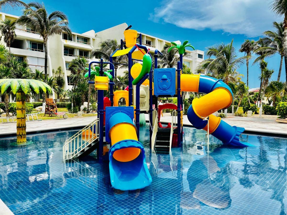 The Suites Of Solymar Cancun Bagian luar foto