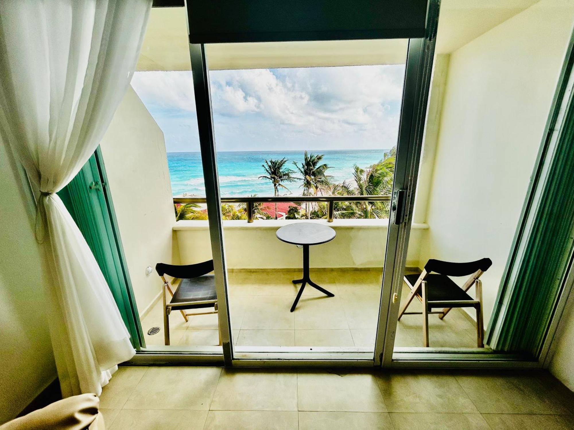 The Suites Of Solymar Cancun Bagian luar foto