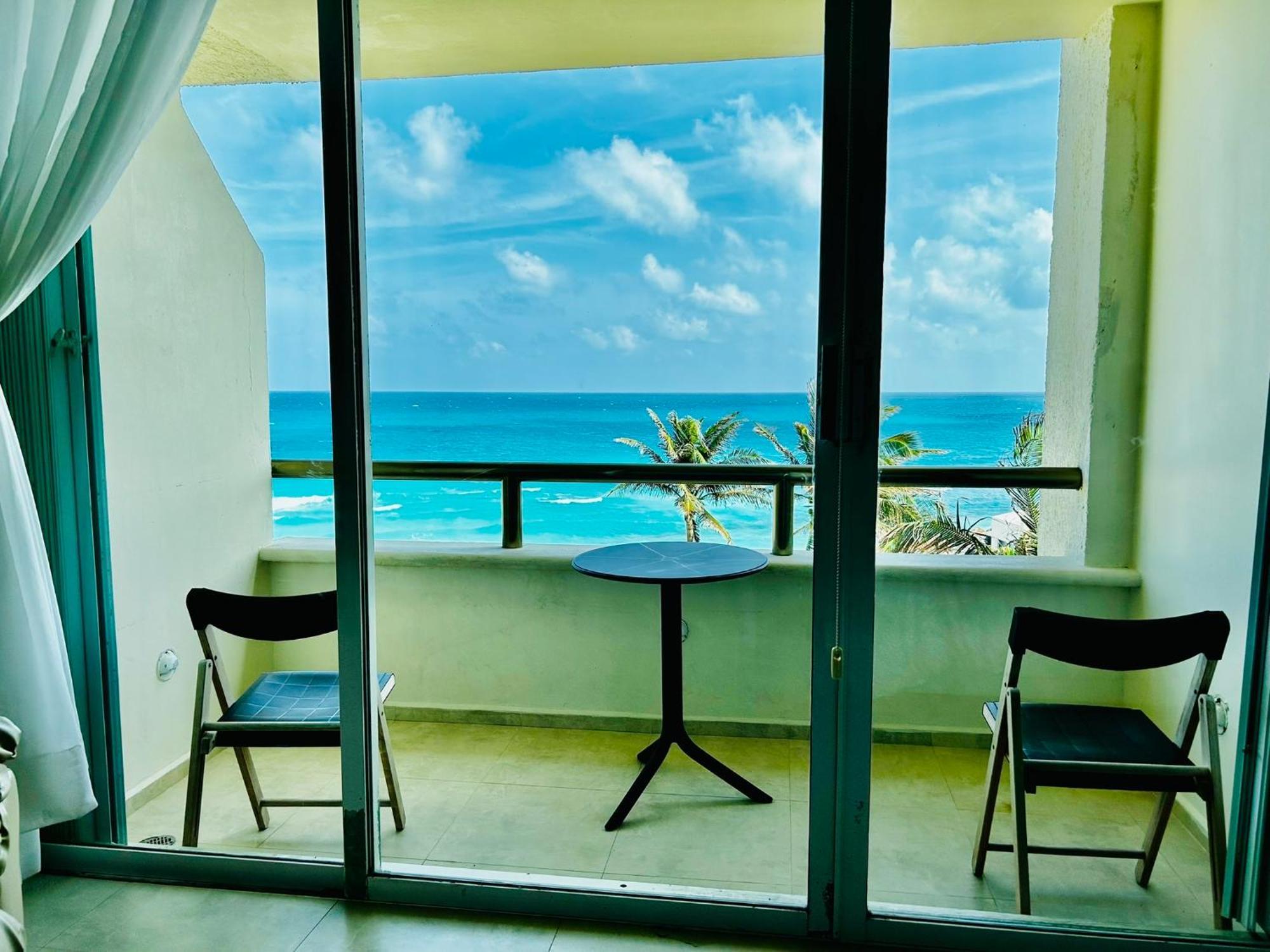 The Suites Of Solymar Cancun Bagian luar foto